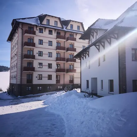 Sunset Hills 4*
